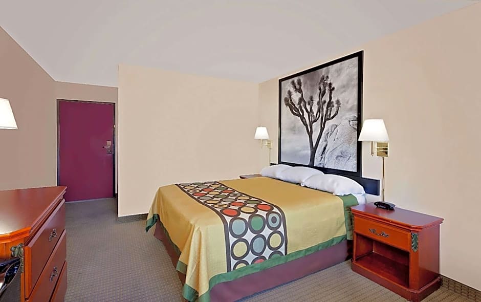 Super 8 by Wyndham Yucca Val/Joshua Tree Nat Pk Area