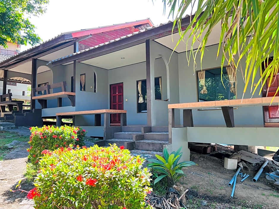 PHUPHA Bungalow Haad Rin