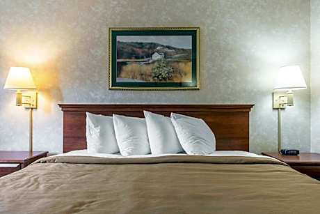 1 King Bed, Nonsmoking