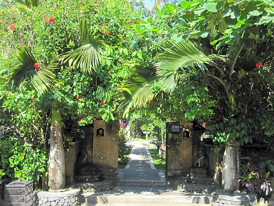 Galang Kangin Bungalows
