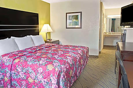 1 King Bed Mobility Accessible Room Non-Smoking