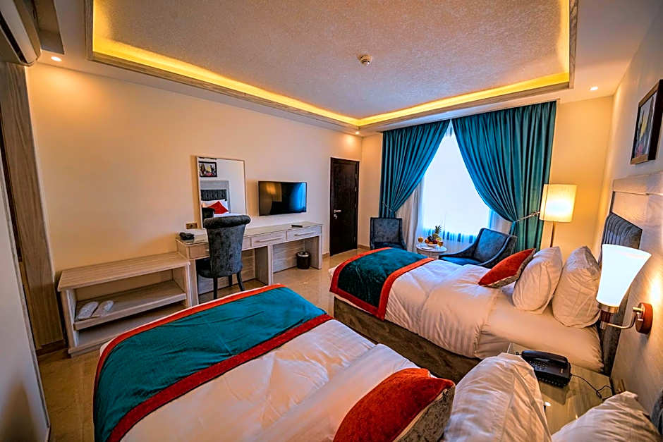 Petra Canyon Hotel