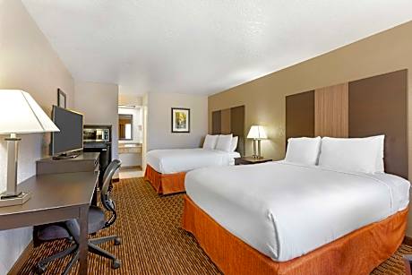 Queen Room with Two Queen Beds - Non-Smoking