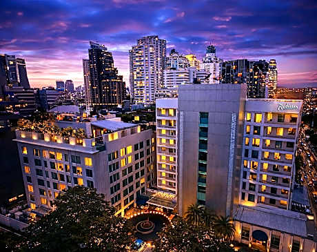 Radisson Suites Bangkok Sukhumvit