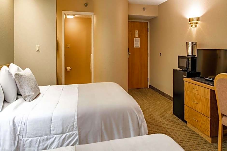 OYO Hotel Lincoln Airport NE, Hwy 80