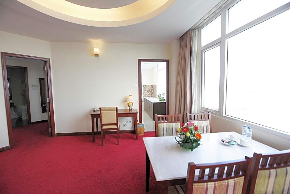 Photo 1 of 5 of Executive Suite