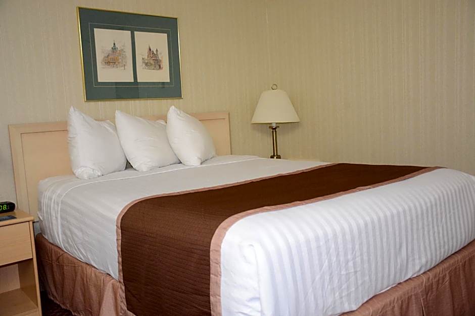 Travelodge by Wyndham Lethbridge