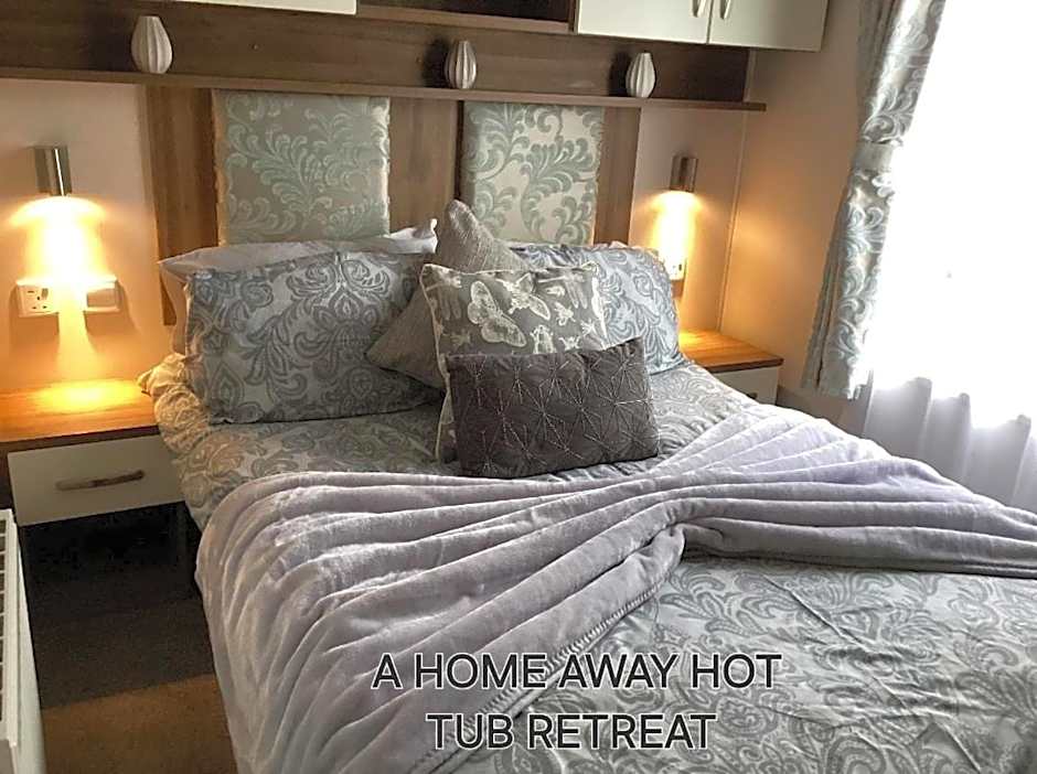 A HOME AWAY HOT TUB RETREAT AT Tattershall lakes country park