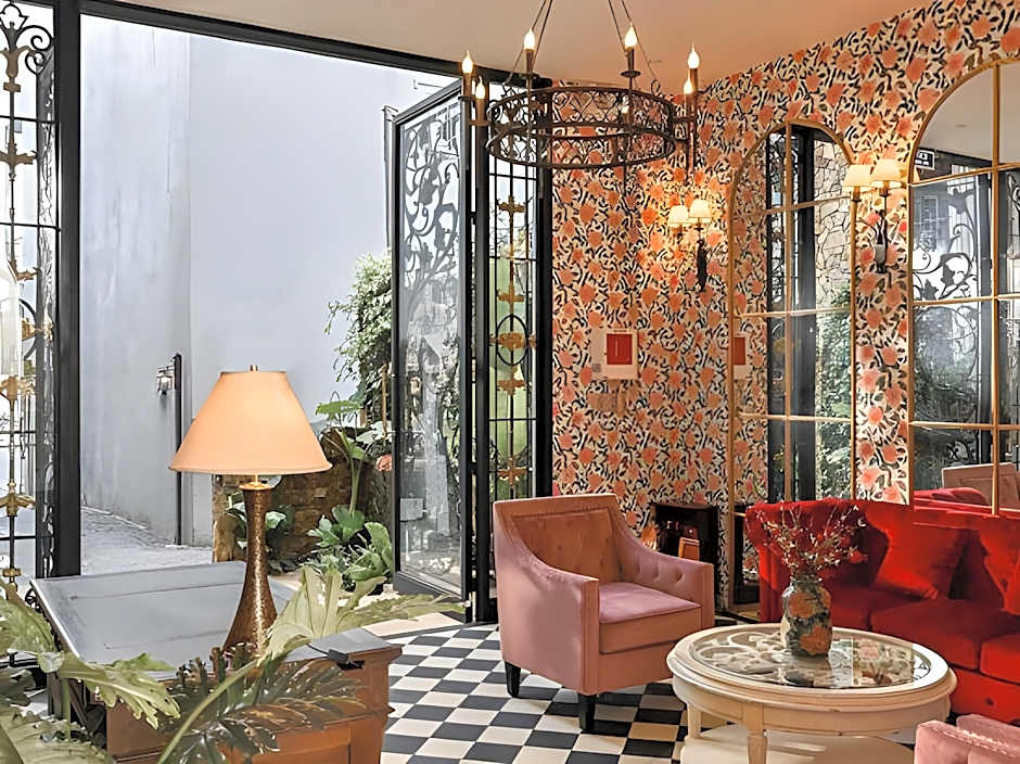 THE LUNA - Boutique Hotel