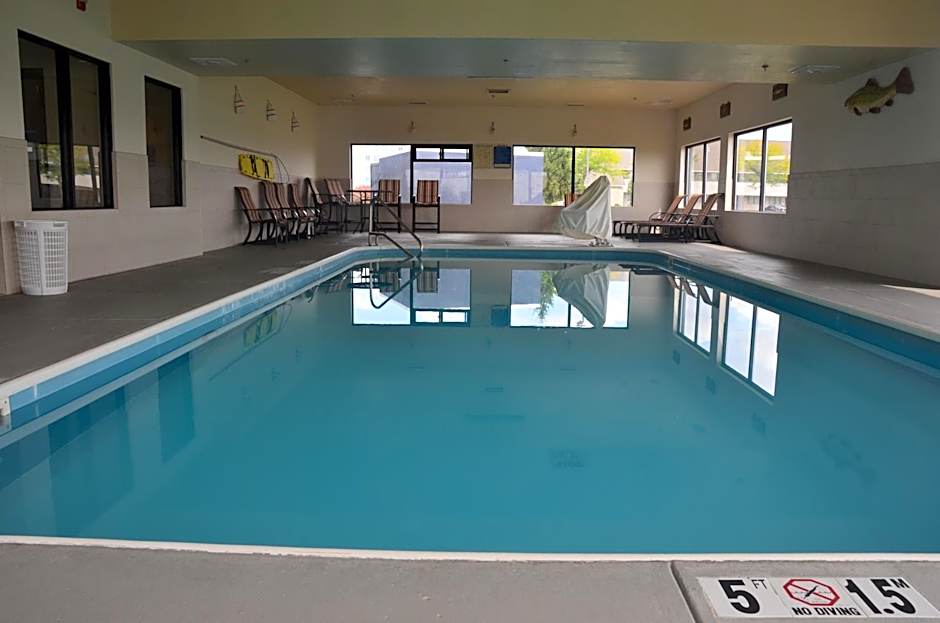 Comfort Inn & Suites Maumee
