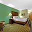 La Quinta Inn & Suites by Wyndham Maingate Fort Jackson