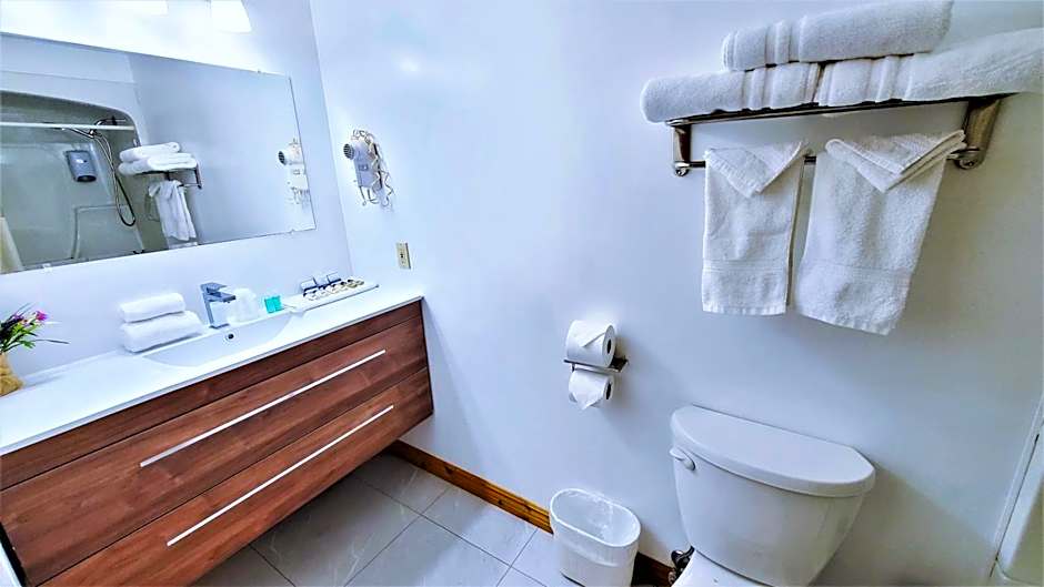 Knights Inn Colonial Fireside Inn