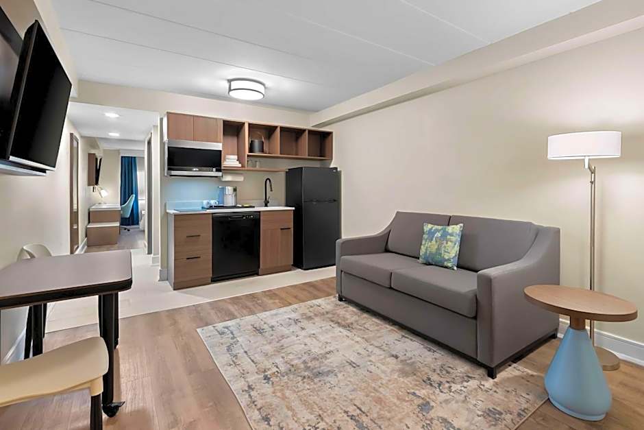 Latitude Suites Tinton Falls Eatontown - BW Premier Collection