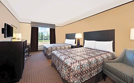 2 Queen Beds, Mobility Accessible Room, Walk-In Shower, Non-Smoking