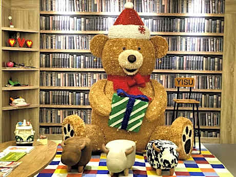 Fairytale YiSu Hot Spring Hotel