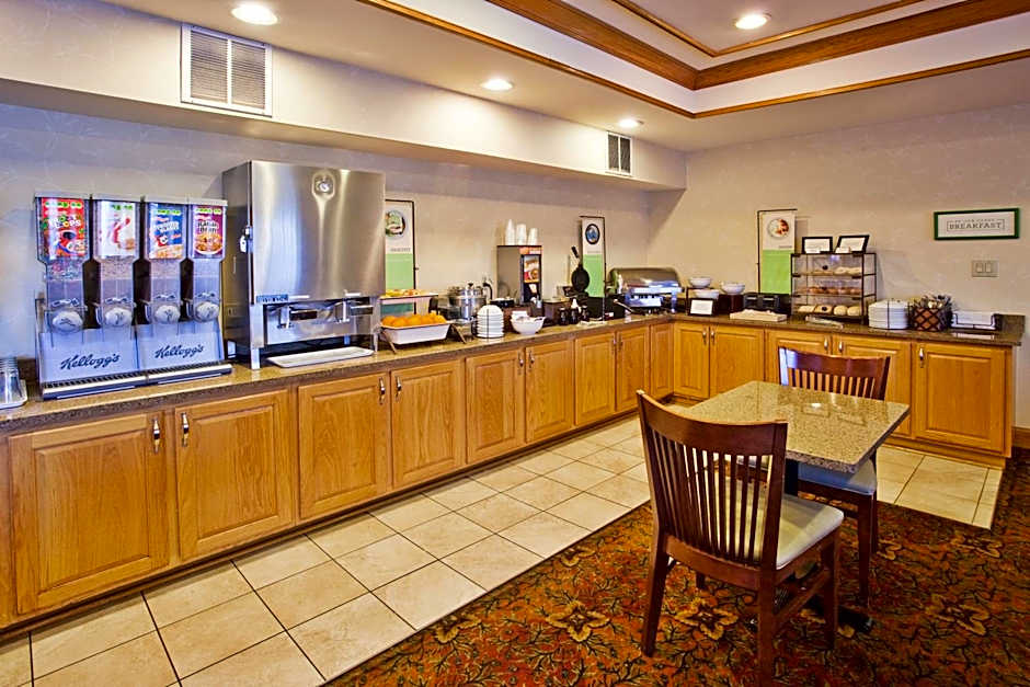 Country Inn & Suites by Radisson, McDonough, GA