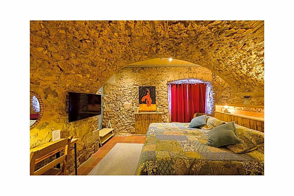 Mas Del Llop Blanc - Dog friendly Hostal Rural - B&B