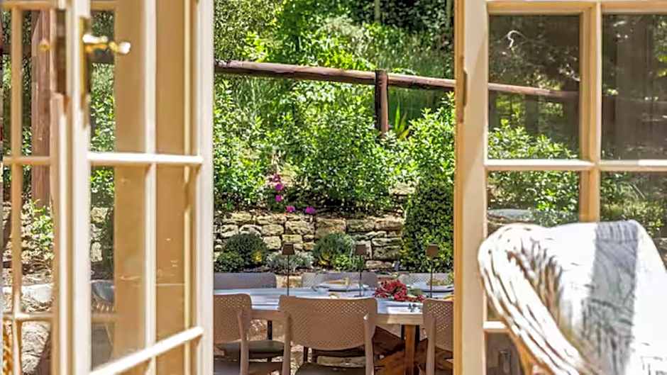 FROGWELL HOLLOW immerse into an idyllic fairytale