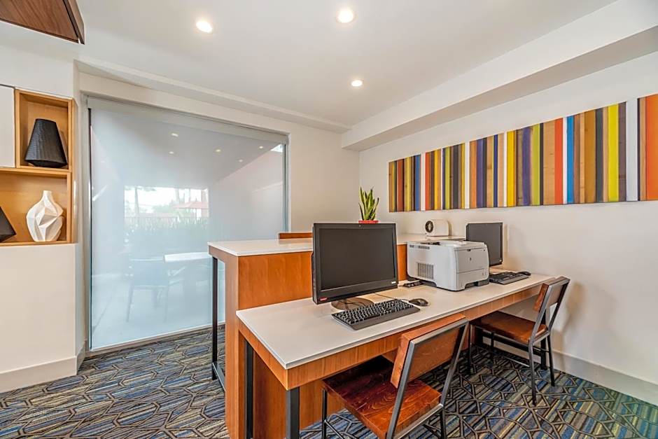 Holiday Inn Express Fremont - Milpitas Central By IHG