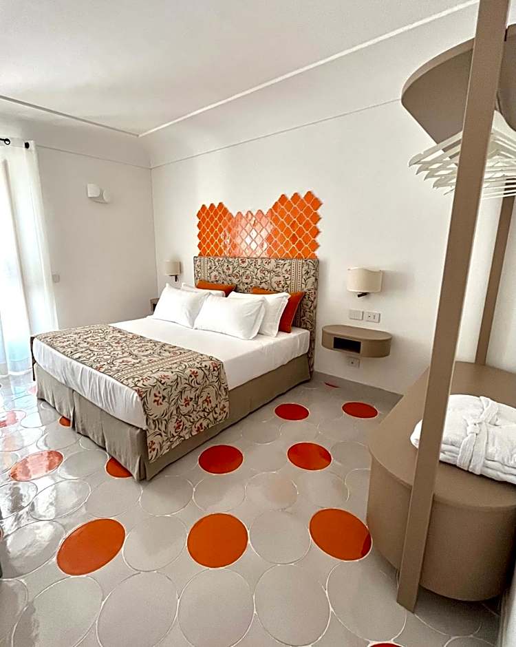 Photo 1 of 12 of Superior 1 Queen Bed, Sea View, Terrace