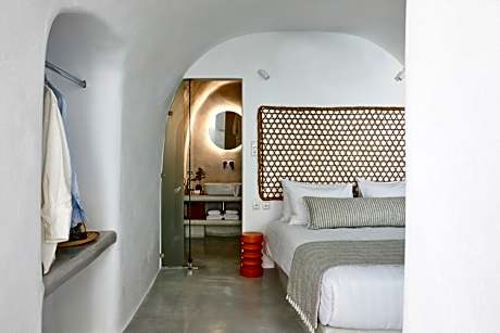 Honeymoon Suite with Indoor Heated Jacuzzi