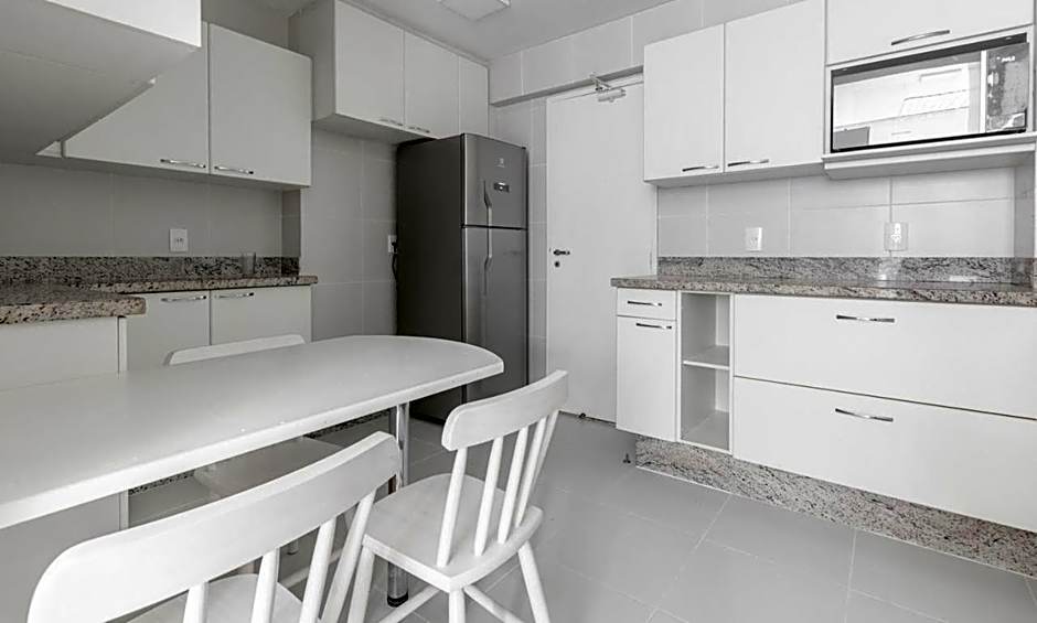 Tabas Maravilhoso apê 3 quartos Leblon LB0035