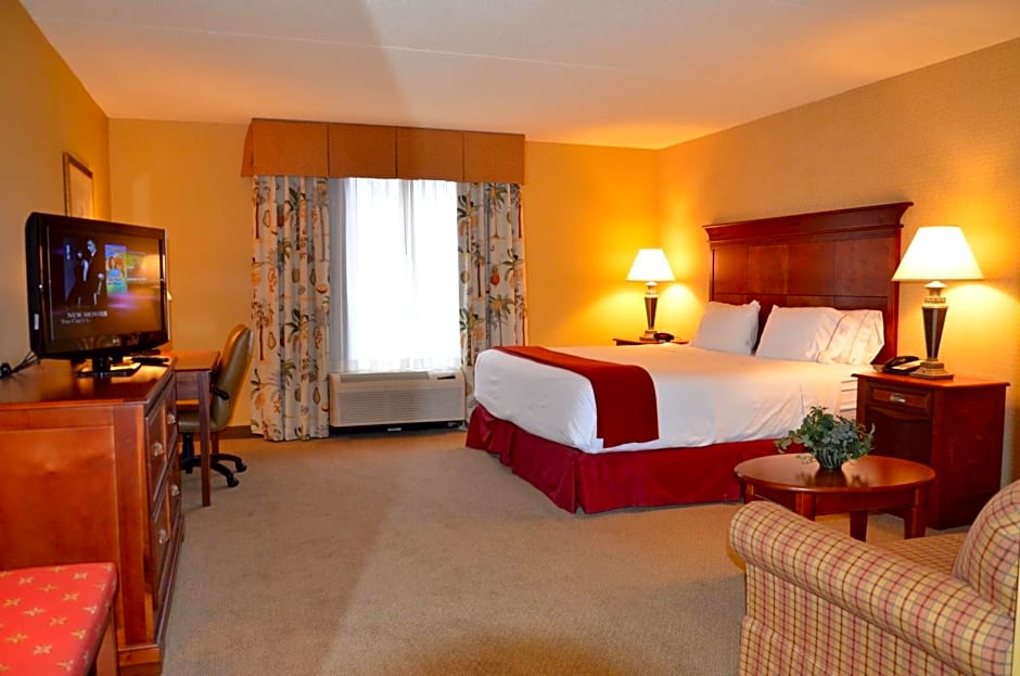 Holiday Inn Express & Suites Bloomington By IHG