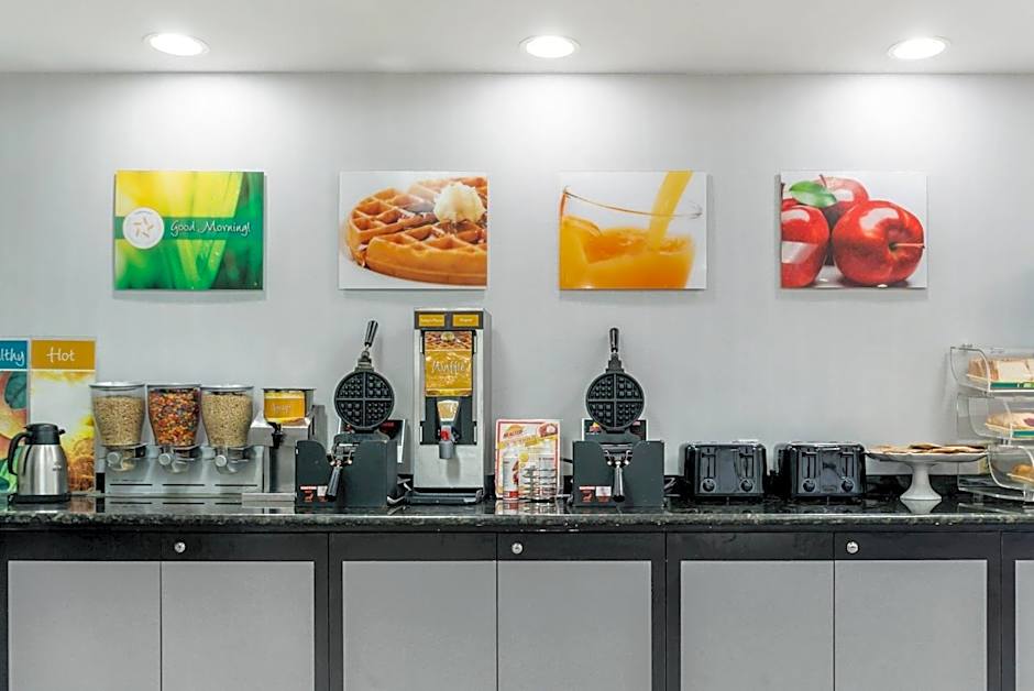 Quality Inn & Suites Banquet Center