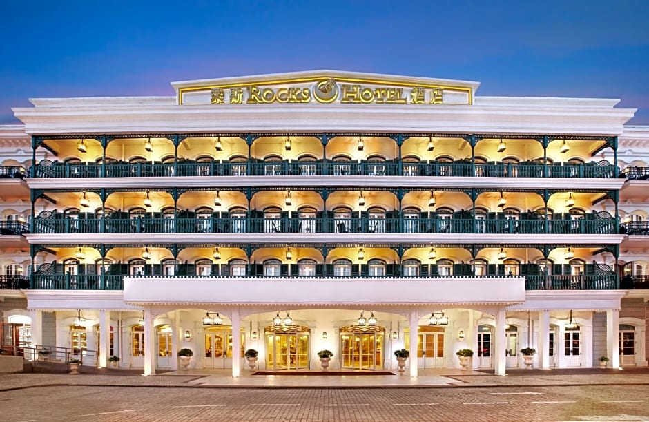 Rocks Hotel