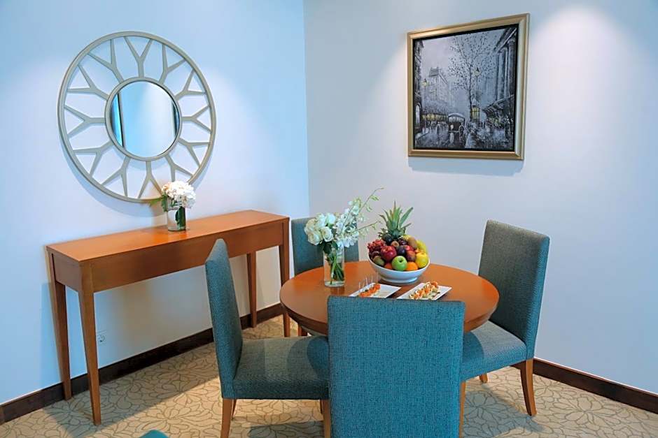 TOLIP Golden Plaza Hotel