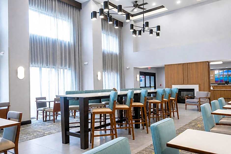 Hampton Inn & Suites Chicago/St. Charles