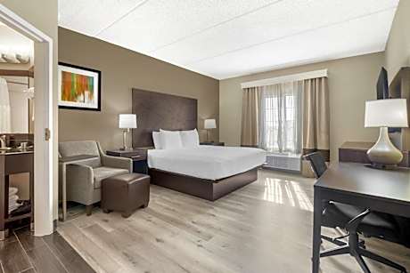 Comfort Suites Airport