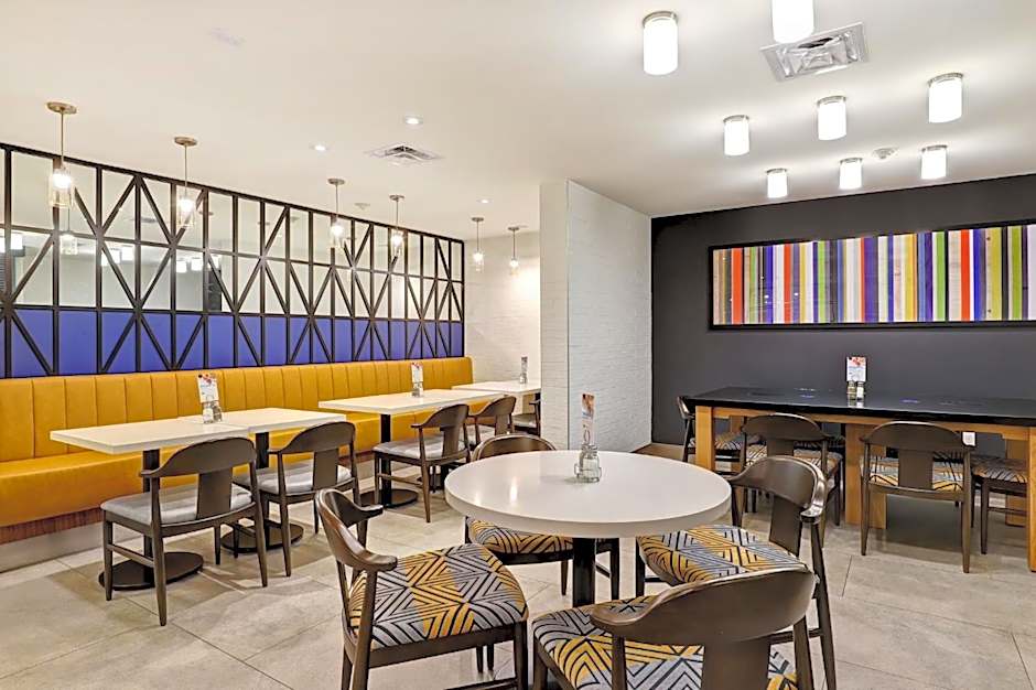 Holiday Inn Express Whitby Oshawa By IHG