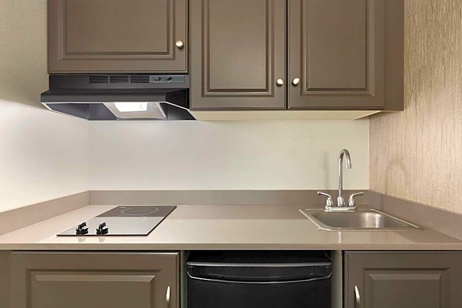 La Quinta Inn & Suites by Wyndham Fairbanks Airport