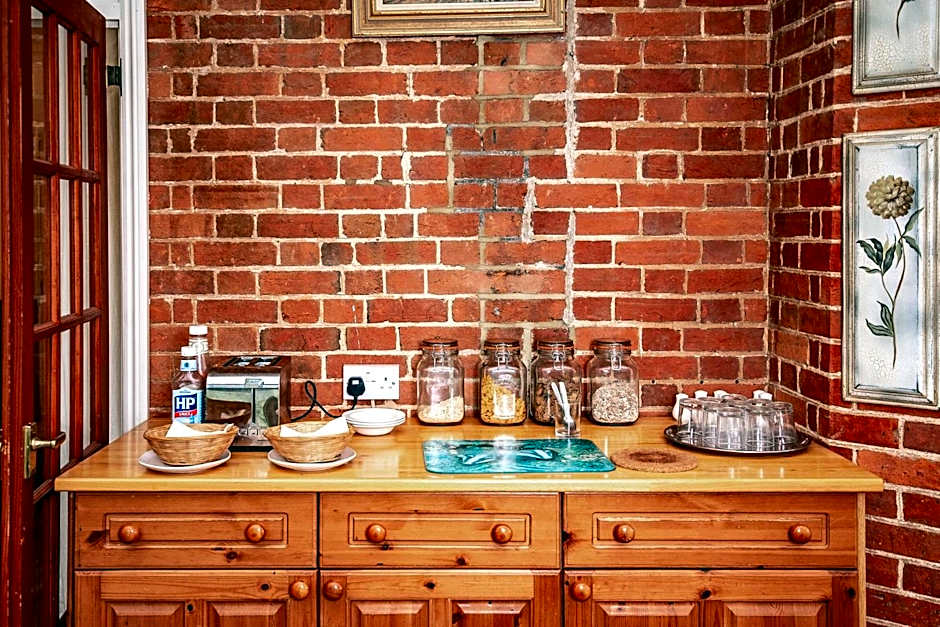 Trivelles Waterhall Country Gatwick Hotel & airport parking