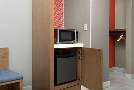 Queen Room with Two Queen Beds - Mobility Access