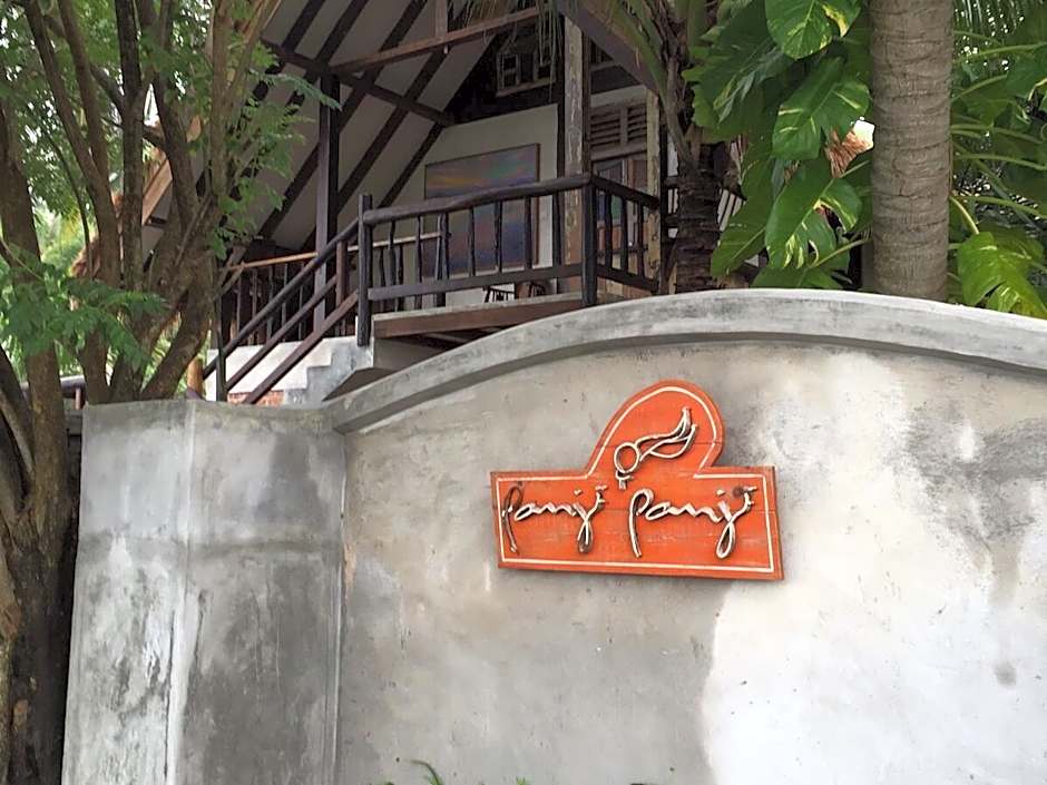 Panji Panji Tropical Wooden Home Langkawi