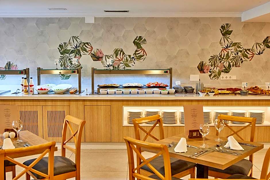 Universal Aparthotel Don Camilo