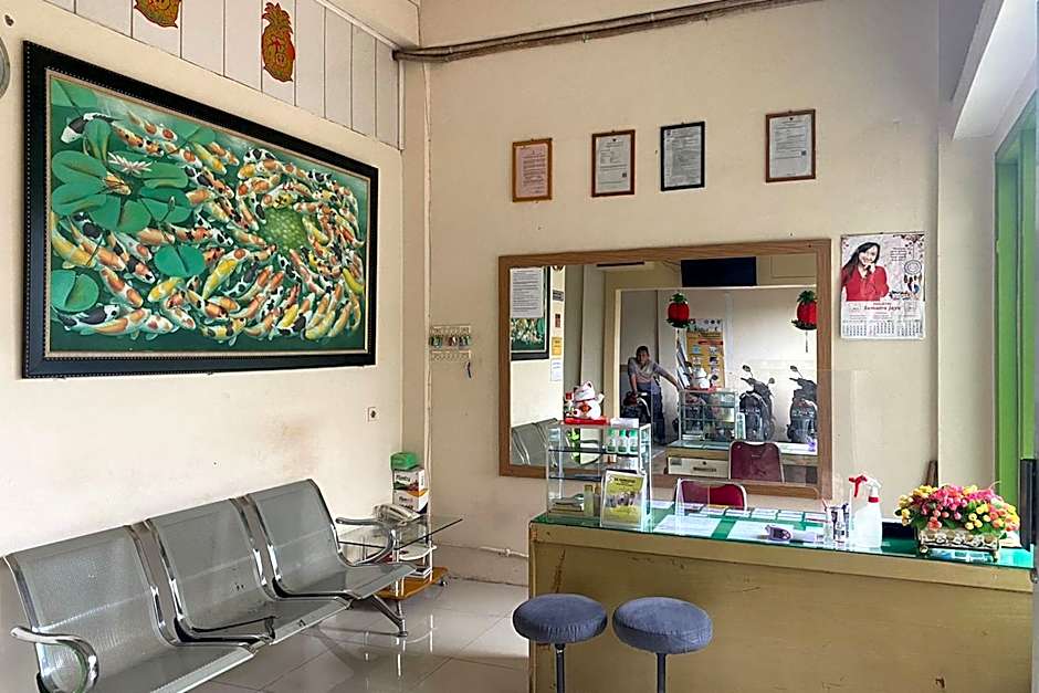 CK Homestay Syariah near Lippo Plaza Jambi Mitra RedDoorz