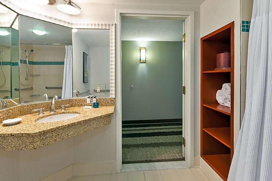Crowne Plaza Dulles Airport By IHG