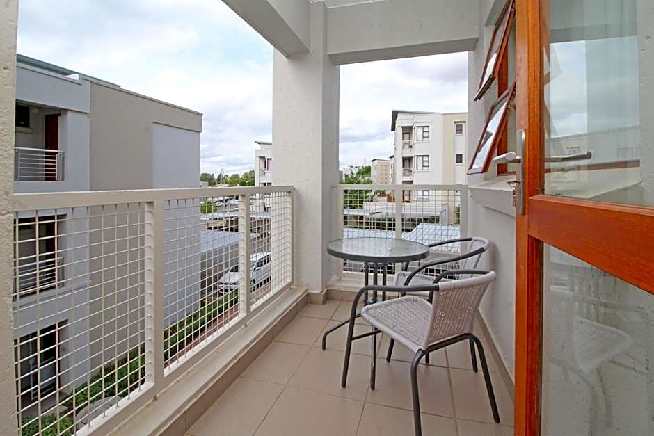 GREENWICH 2 bedroom 2 bath serv apart with 24hrs electricity