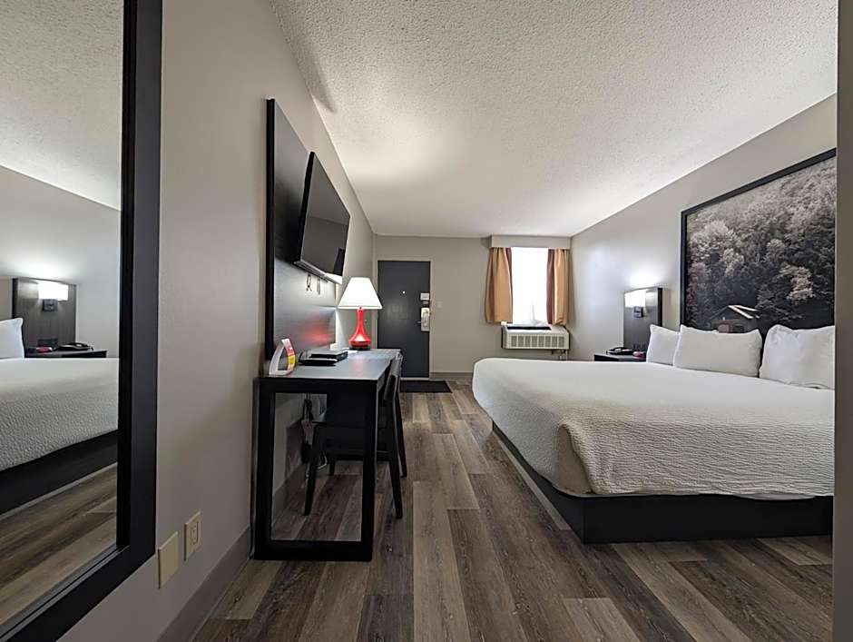 Super 8 by Wyndham Thunder Bay