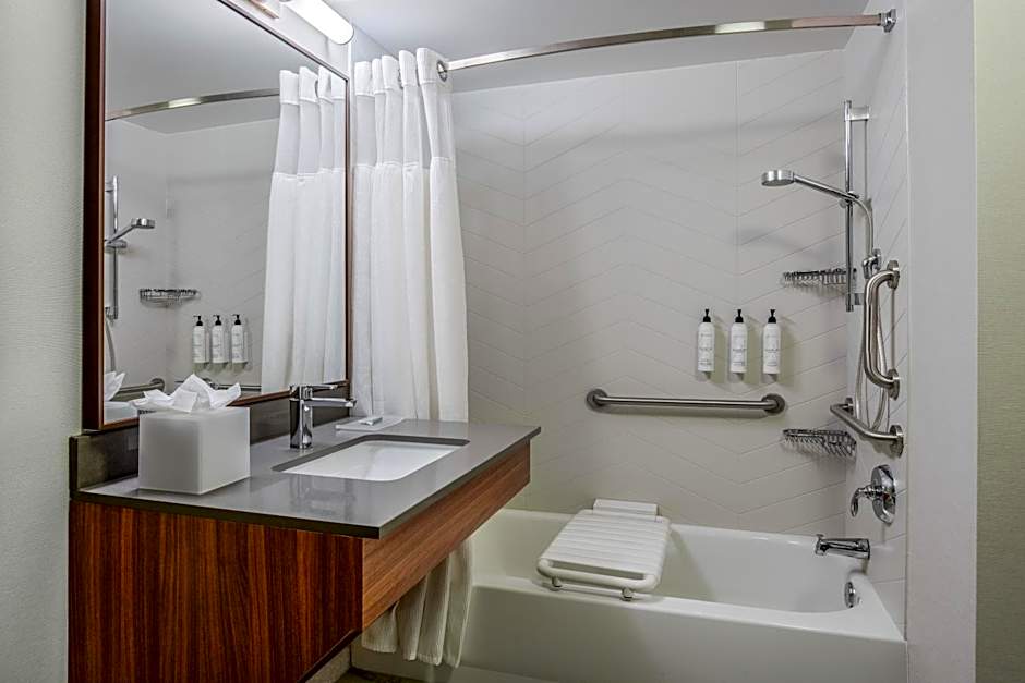 Fairfield Inn & Suites by Marriott Brunswick Freeport