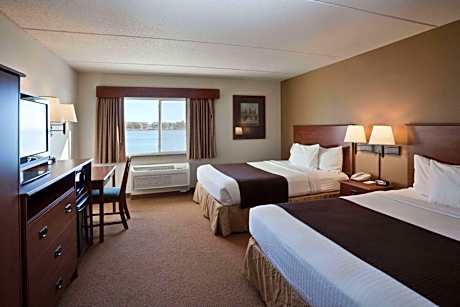 Queen Room with Two Queen Beds - Non-Smoking