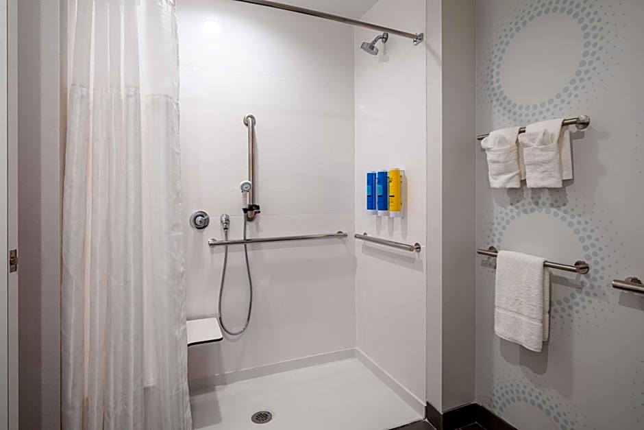 Tru By Hilton Naperville Chicago