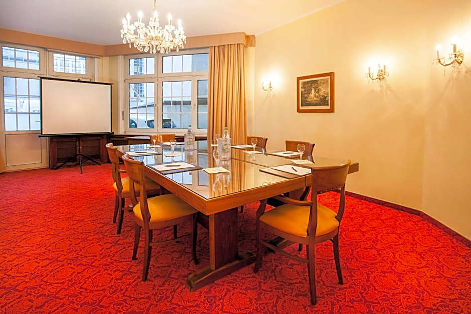 Centro National Frankfurt, Trademark Collection by Wyndham