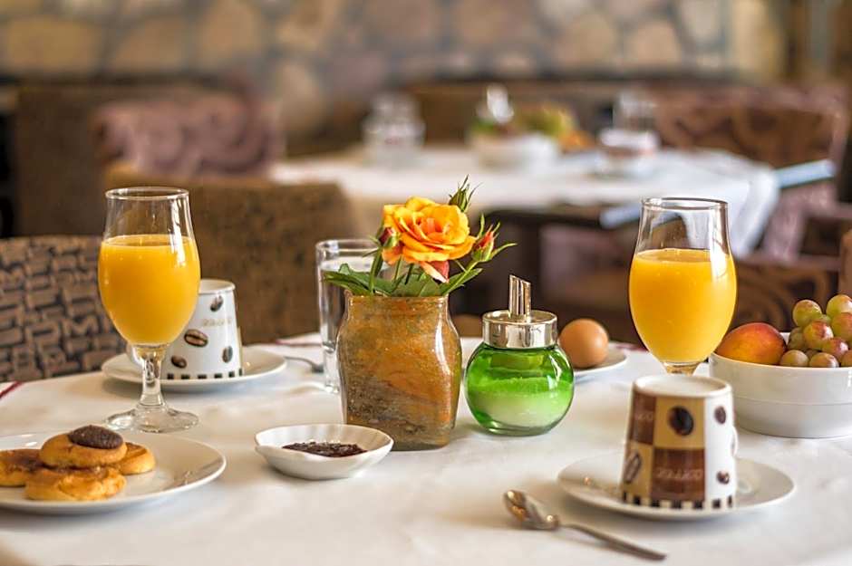 9 Queens Spa Hotel