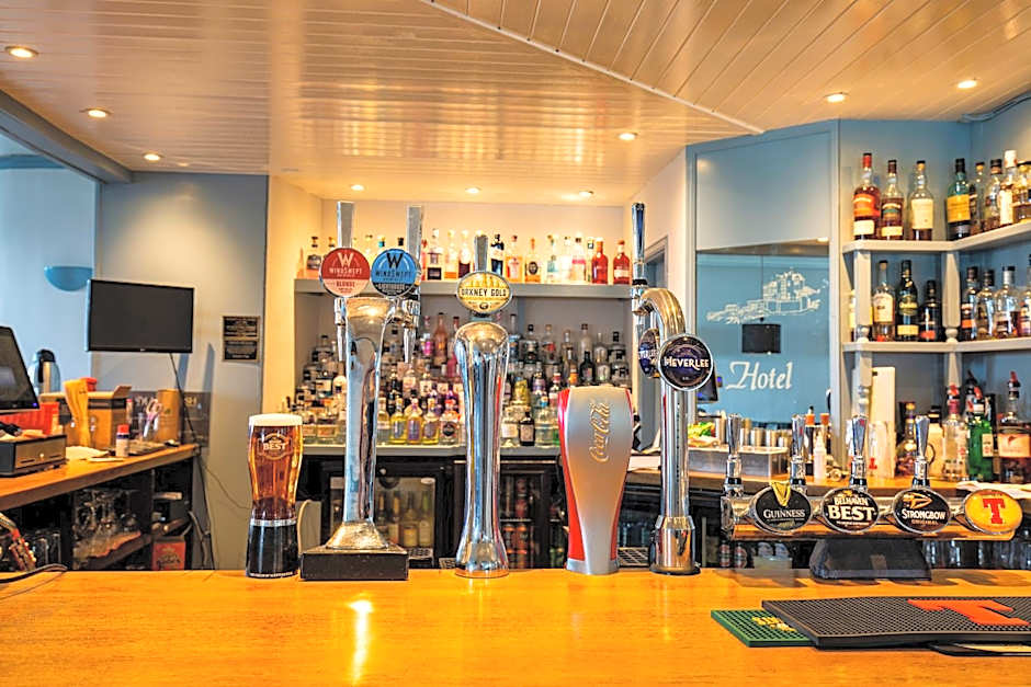 GOLF View Hotel & Macintosh Restaurant