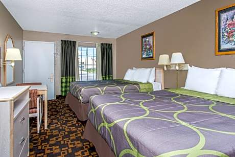 Queen Room with Two Queen Beds - Non-Smoking