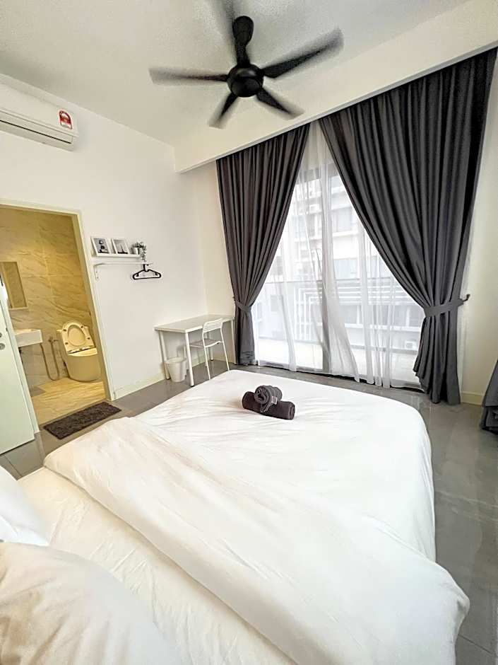 Imperio Residences Private Bathtub or Jacuzzi by Nestcove